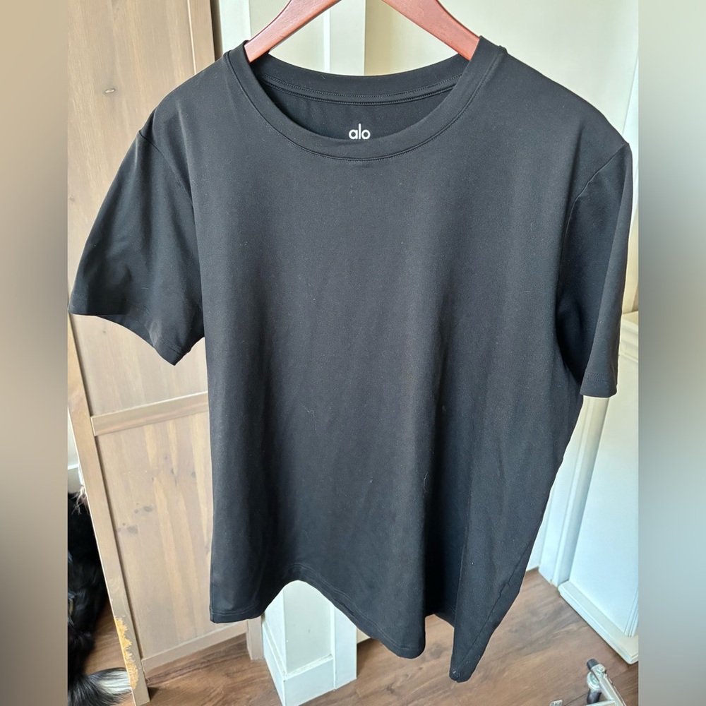 ALO Yoga Black Short Sleeve Tee